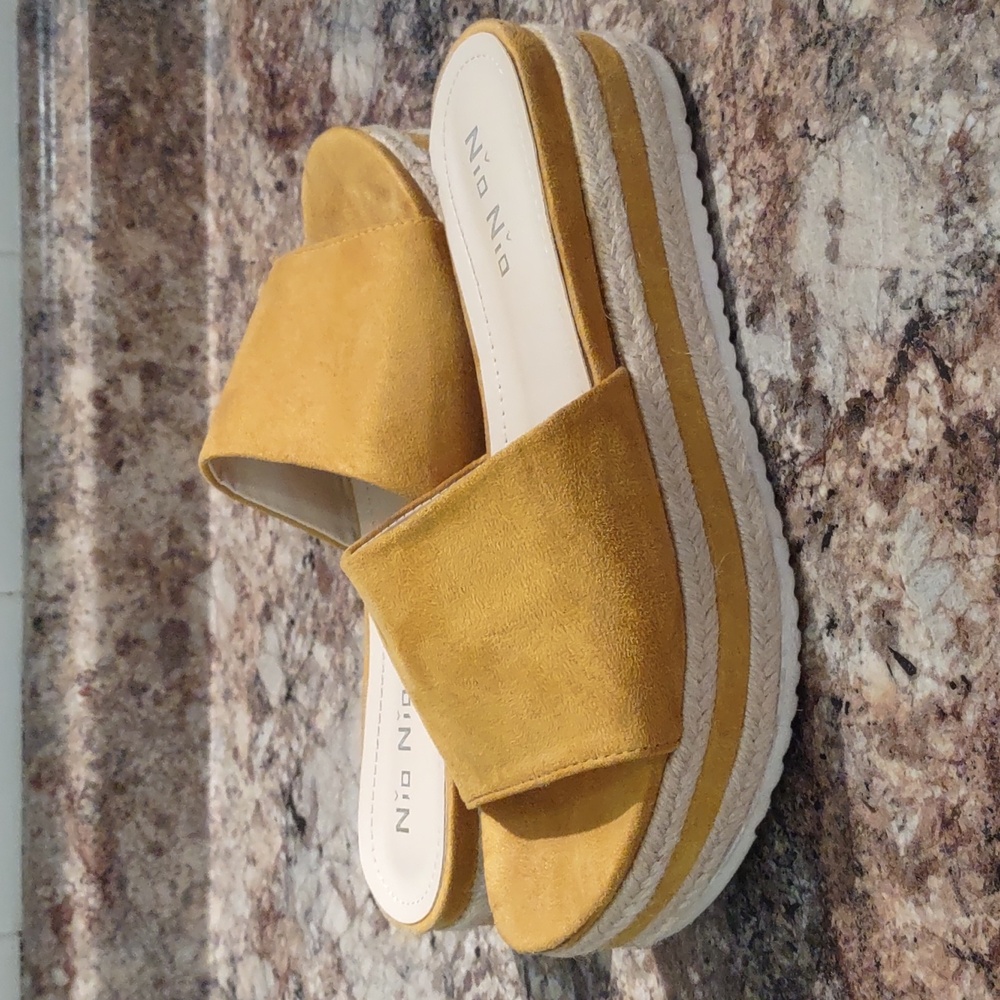 Nio Nio Platform Sandals